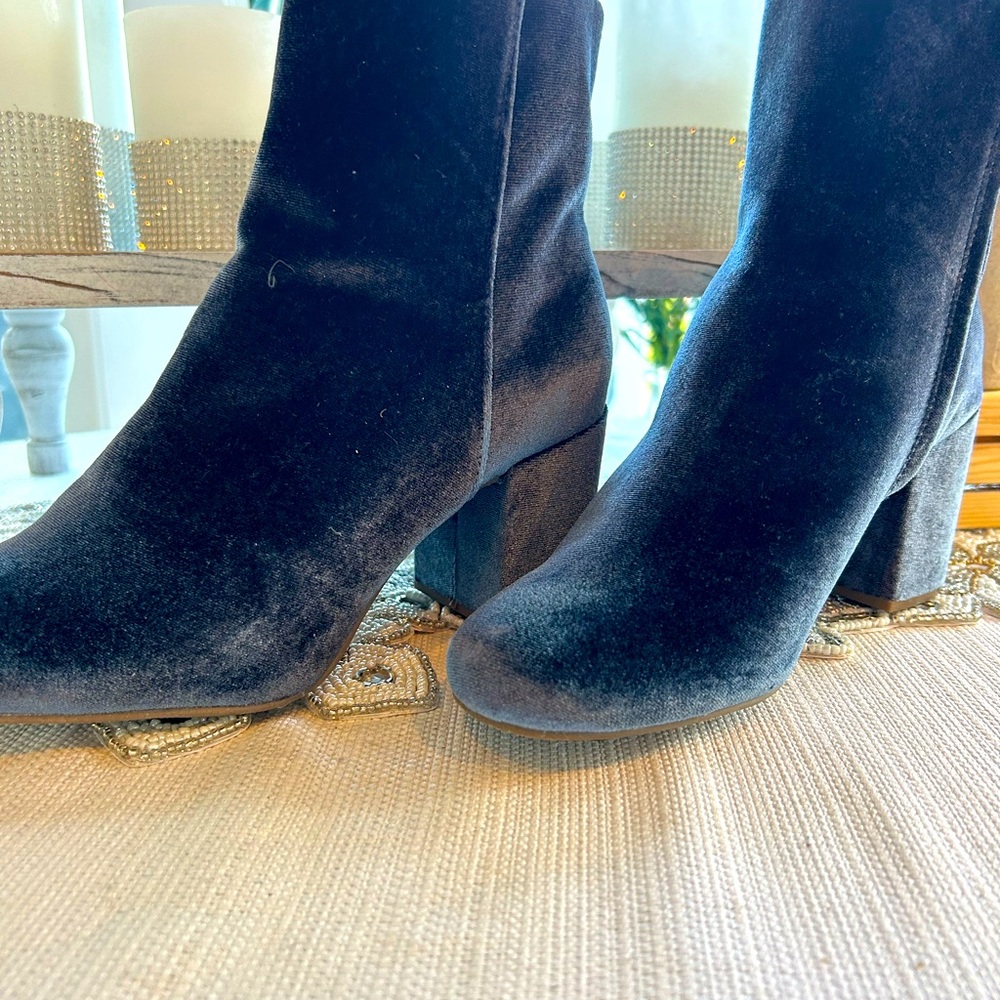 Old Navy Velvet Boots size 8 Brand New